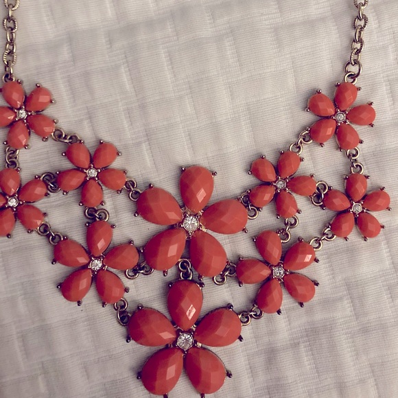 Coral flower floral necklace - Picture 1 of 4